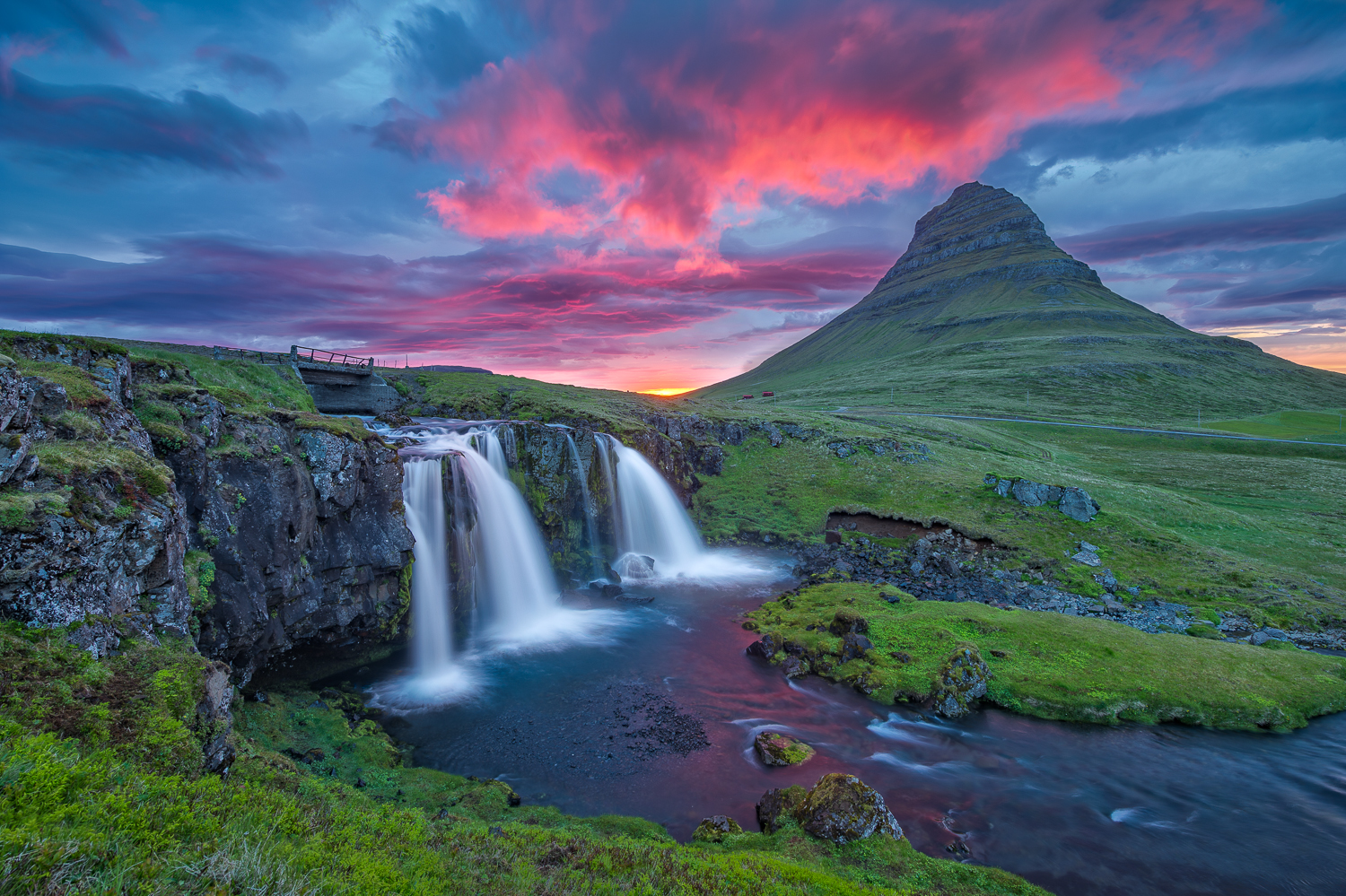 Kirkjufellsfoss_Sunset_Iceland