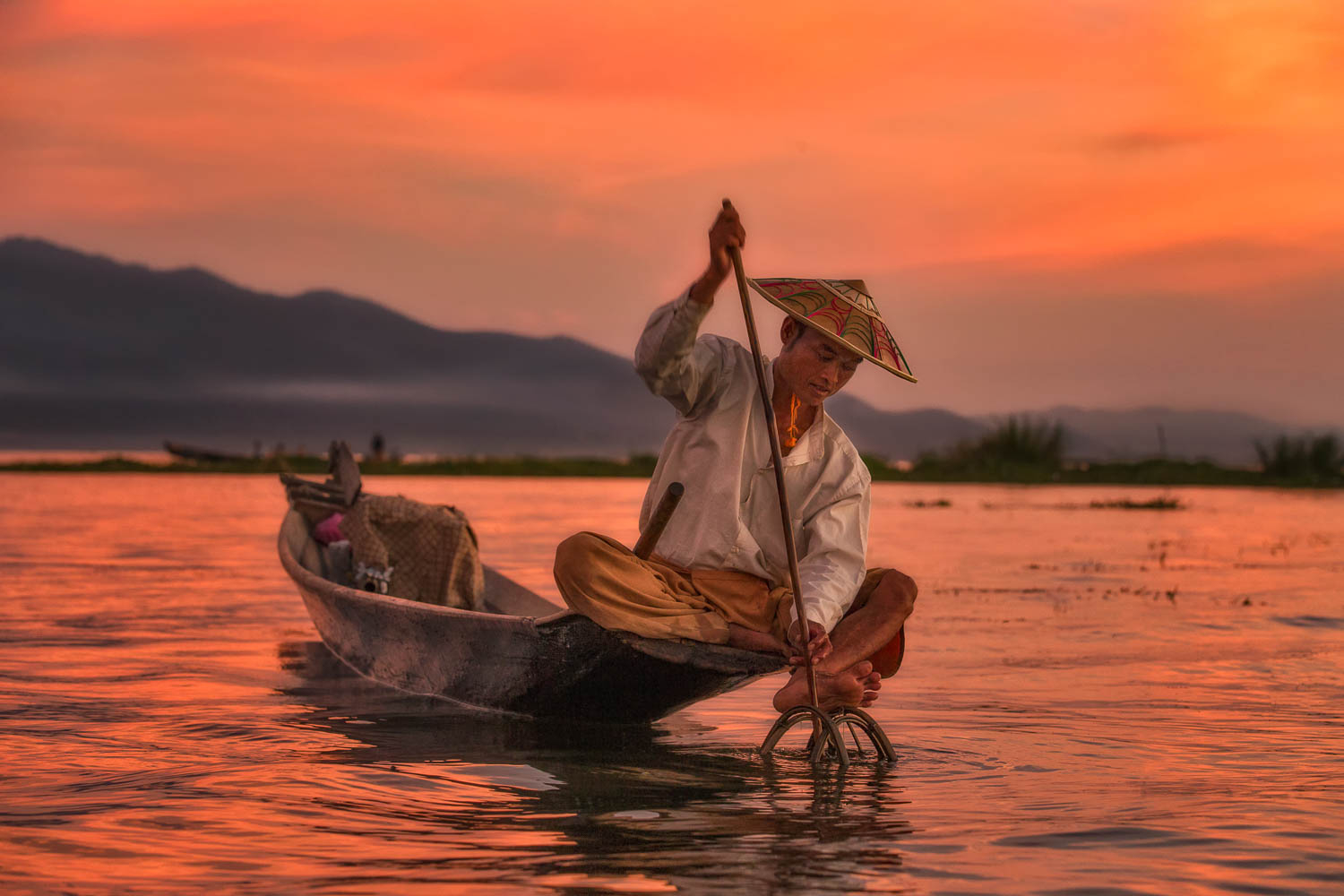 Inle-Lake-Fisherman-Sunset-Photo-Workshop