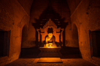 Bagan-Candle-Lit-Temple-Myanmar-Photo-Workshop