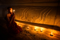 Monk-Prayer-Candle-Buddha-Myanmar-Photo-Workshop