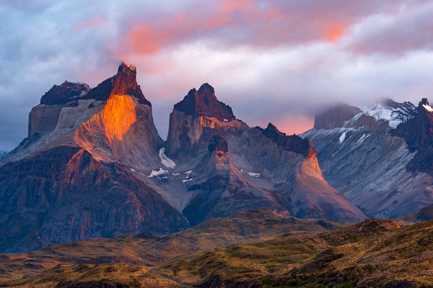 Sunrise_Torres_Del_Paine_Long_Exposure_Patagonia_Photo_Workshop