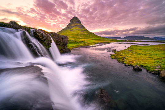 Kirkjufellsfoss-Sunset-Waterfall-Photo-Workshop-Colby-Brown