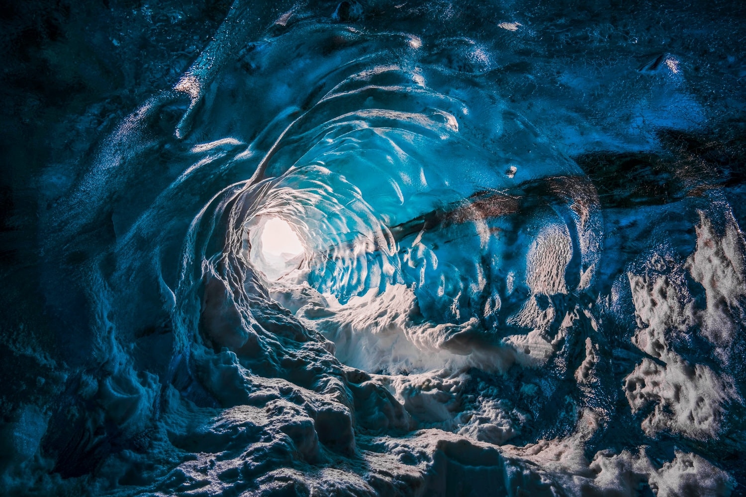 Ice_Cave_Hole_Iceland_Photo_Workshop