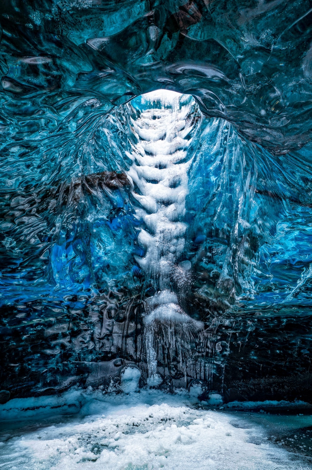 Ice_Cave_Iceland_Sky_Light_Photo_Workshop