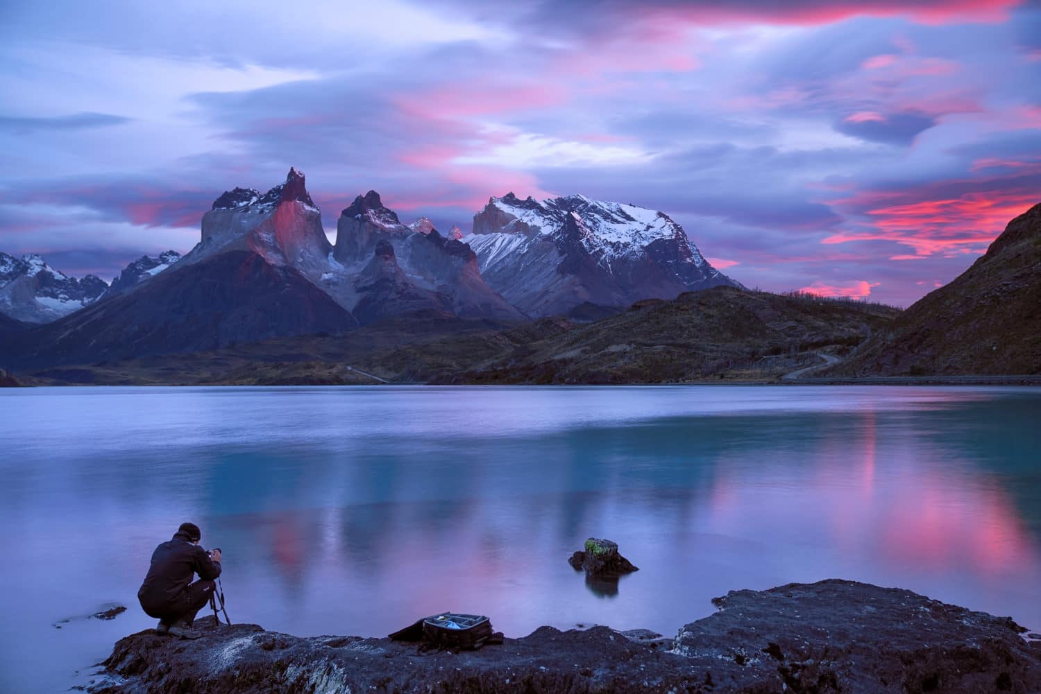 Photographer-Sunrise-Hosteria-Pehoe-Torres-del-Paine-Patagonia-Photo-Workshop
