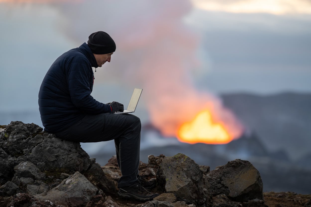 Using the XPS 13 9310 OLED laptop at the volcano in Iceland