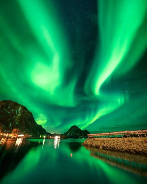 The Lofoten Islands of Norway never cease to amazing me... especially during the winter/Aurora season!

Anyone planning on shooting the northern lights this winter?

Sony A7r5 w/ 16-35 f/2.8 GM II
#sonyalpha #sonyambassador